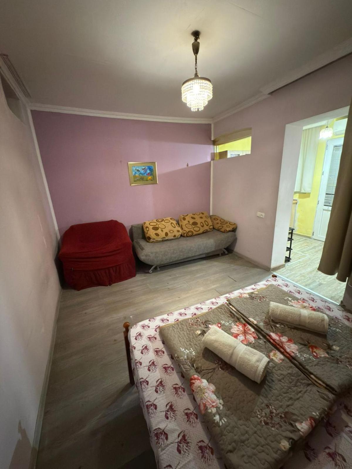 Guest House Nise Tbilisi Buitenkant foto