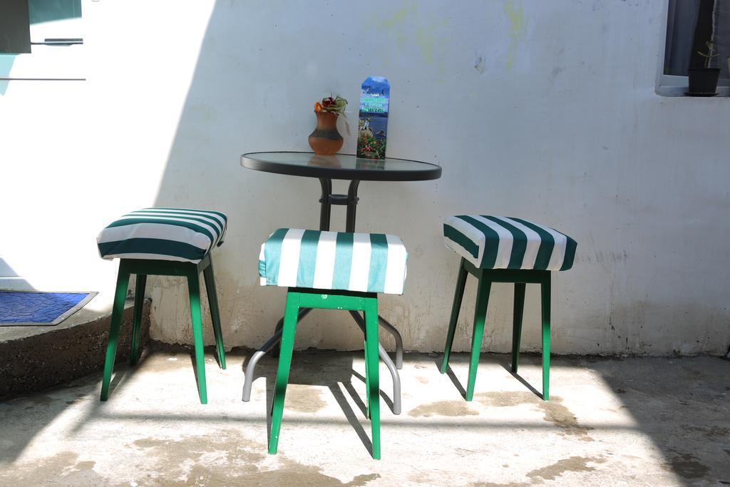 Guest House Nise Tbilisi Buitenkant foto