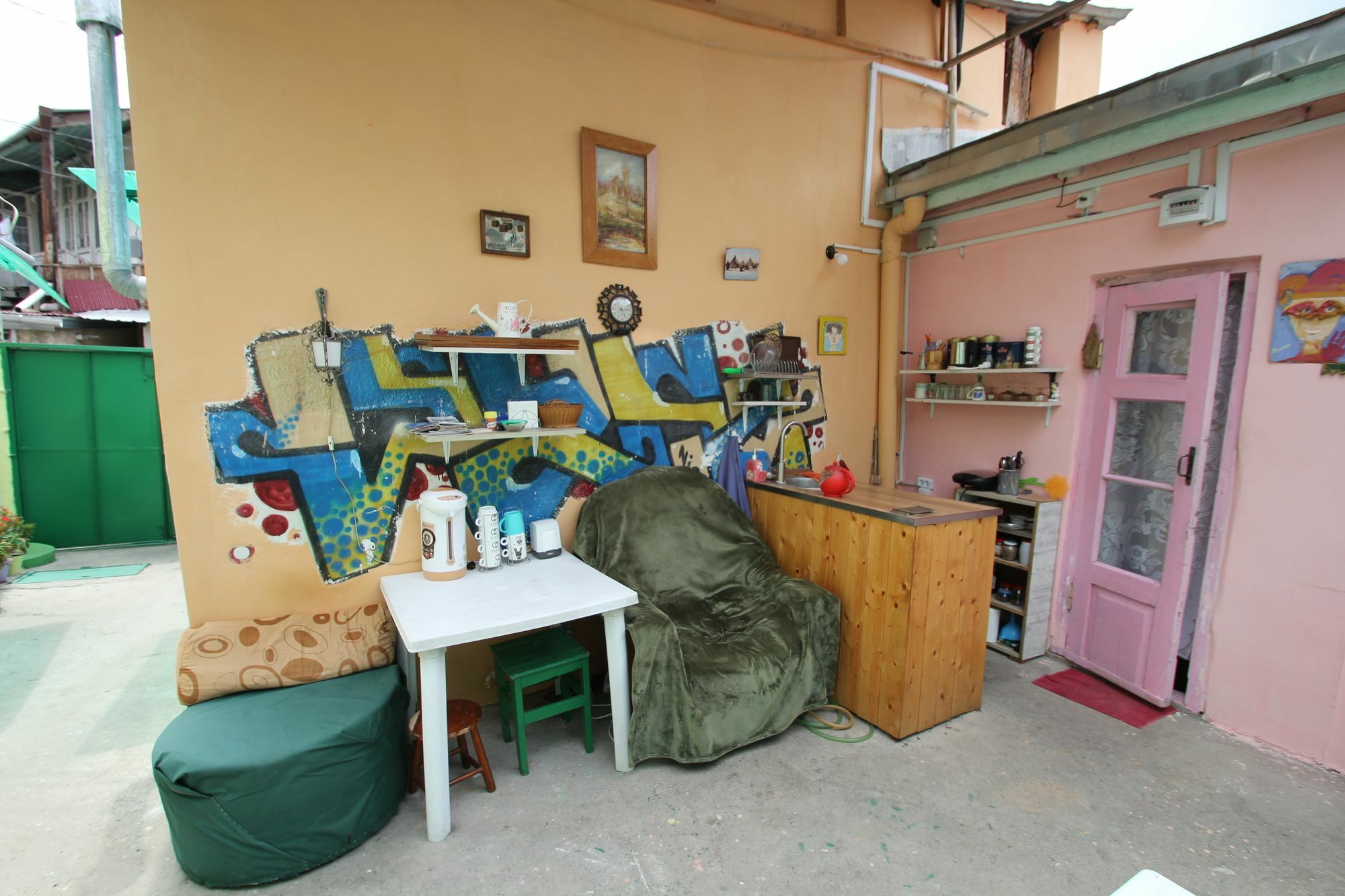 Guest House Nise Tbilisi Buitenkant foto